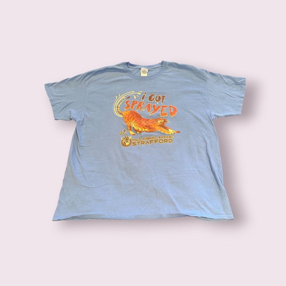 Men's Light Blue Funny Graphic Tee "I Got Sprayed" Wild Animal Safari Size XL